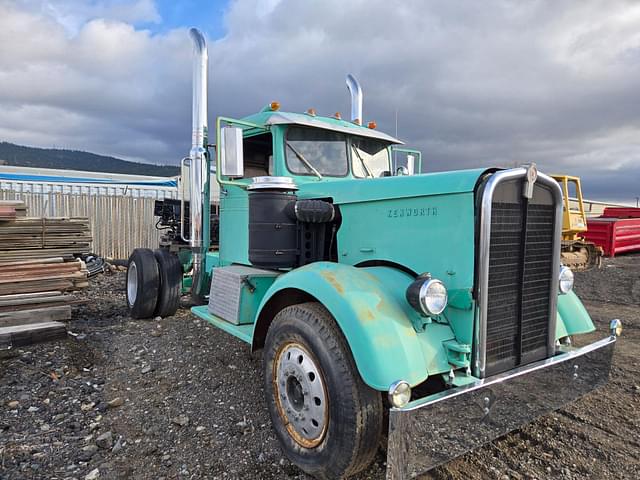 Image of Kenworth 825 equipment image 1