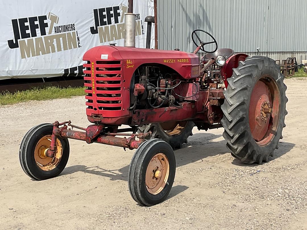 Image of Massey-Harris 44 Special Primary image