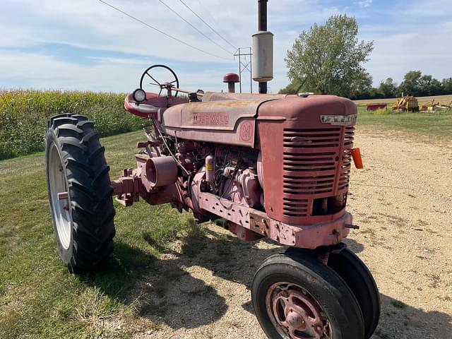 Image of Farmall M equipment image 2