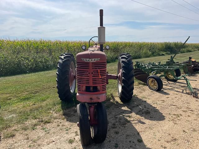 Image of Farmall M equipment image 1