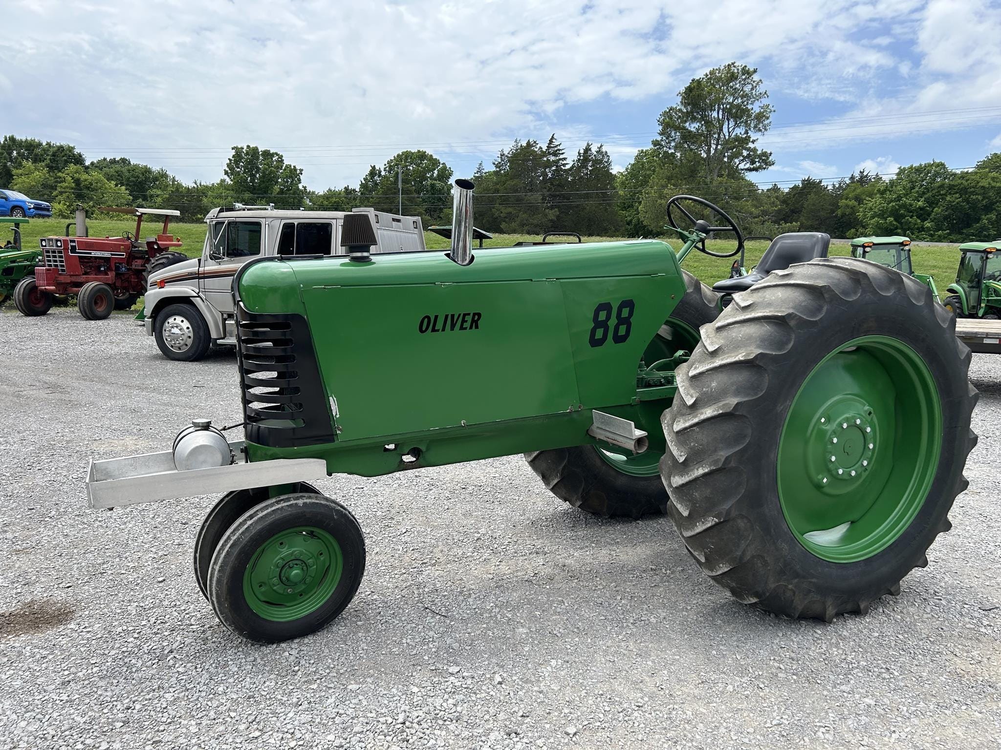 1950 Oliver 77 Equipment Image0