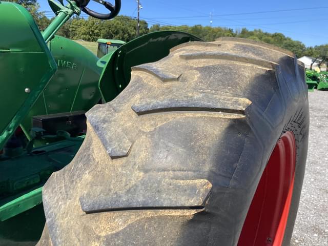 Image of Oliver 88 equipment image 3