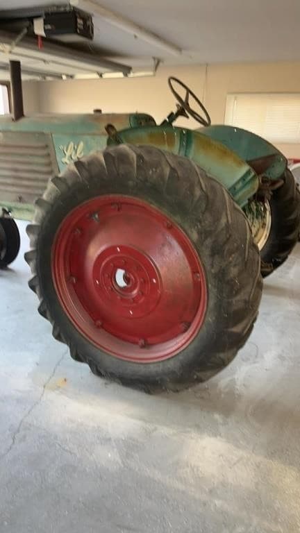 Image of Oliver 88 equipment image 4