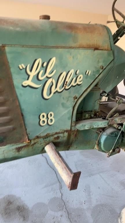 Image of Oliver 88 equipment image 3