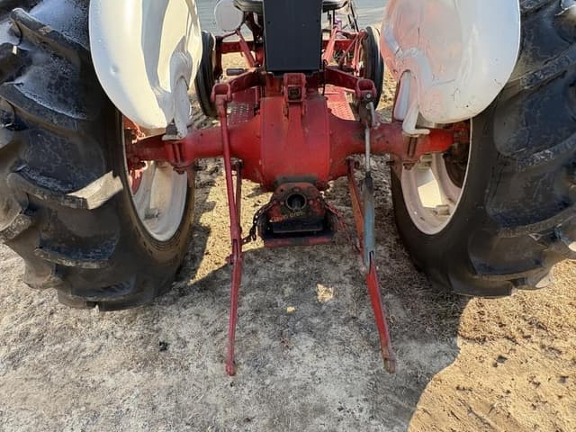 Image of Ford 800 equipment image 3