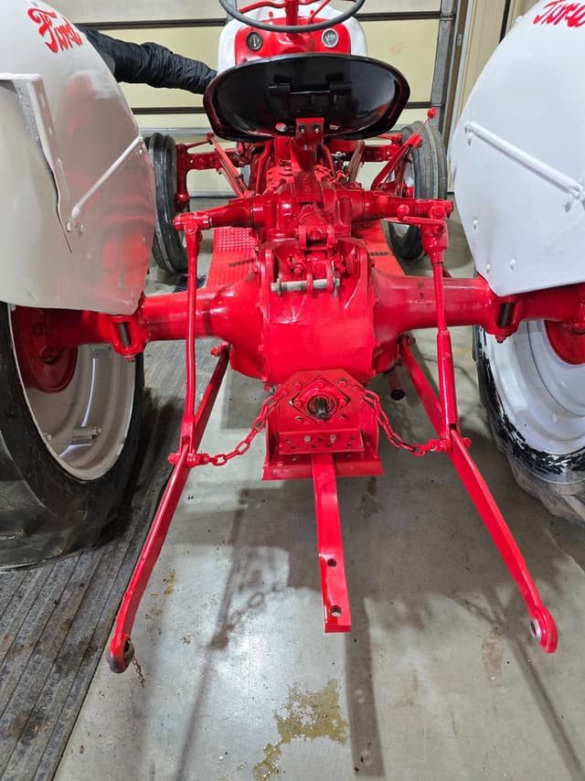 Image of Ford 8N equipment image 4