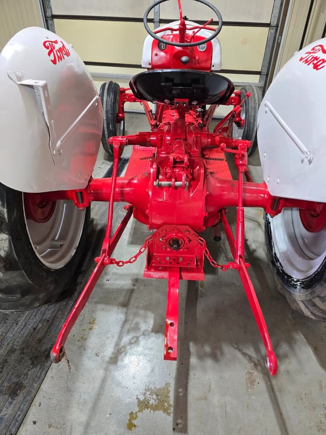 Image of Ford 8N equipment image 2