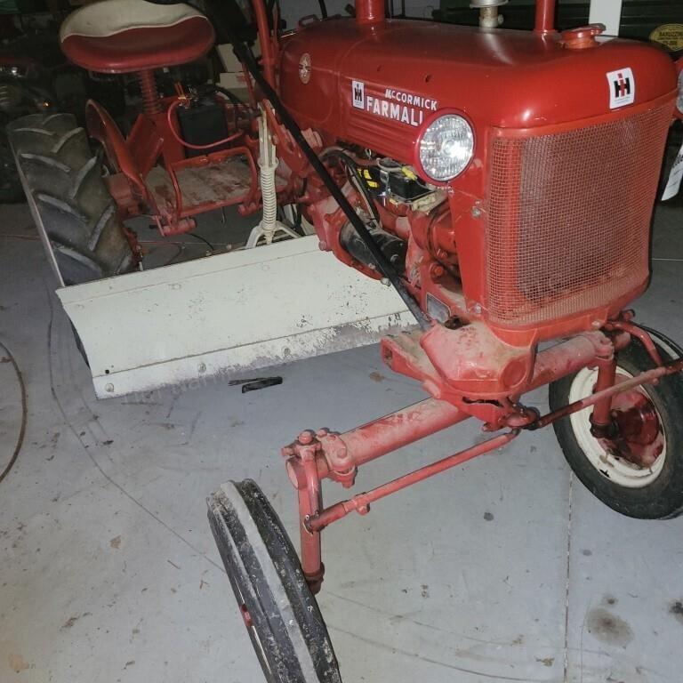 Image of Farmall Cub Image 1