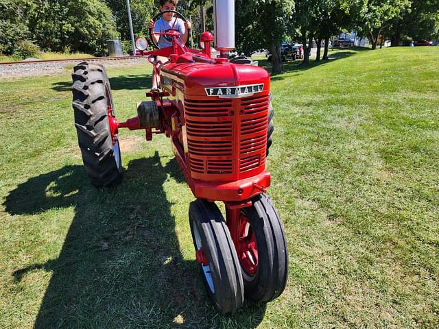 Image of Farmall H equipment image 1