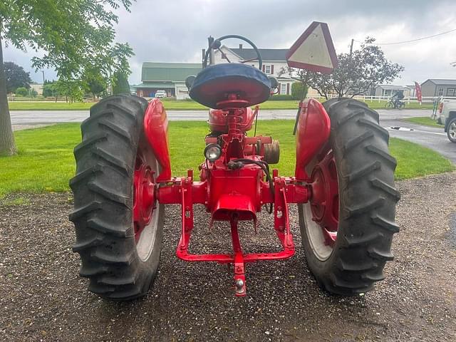 Image of Farmall H equipment image 4