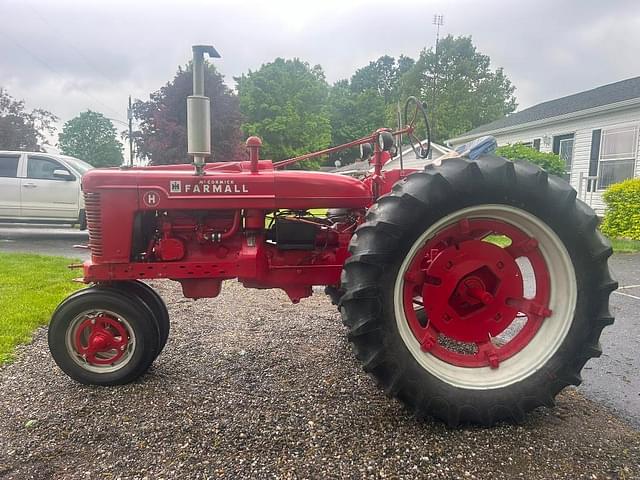 Image of Farmall H equipment image 2