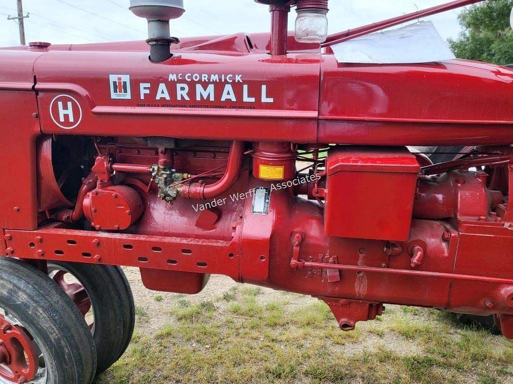 Image of Farmall H Image 1