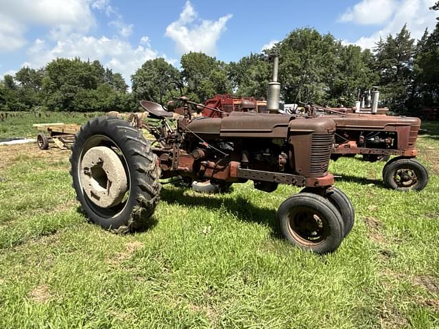 Image of Farmall H equipment image 2