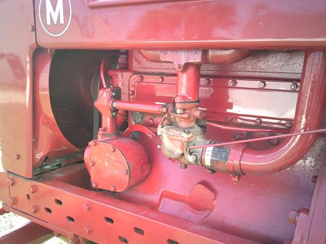 Image of Farmall M equipment image 4