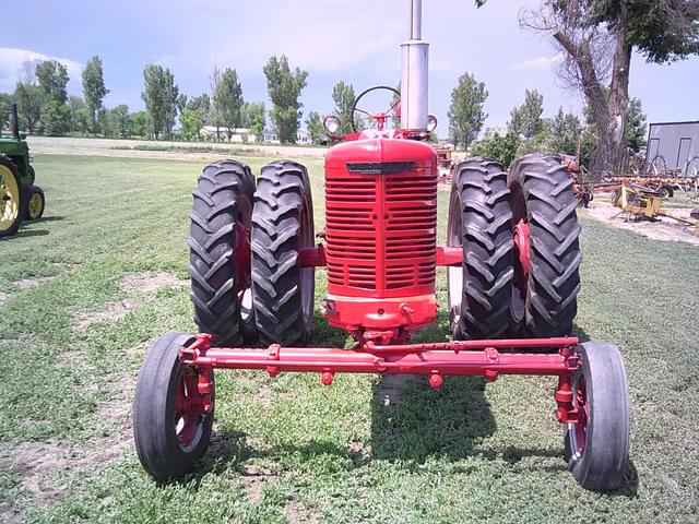Image of Farmall M equipment image 1