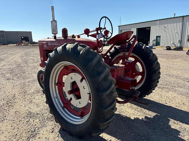 Image of Farmall M equipment image 3