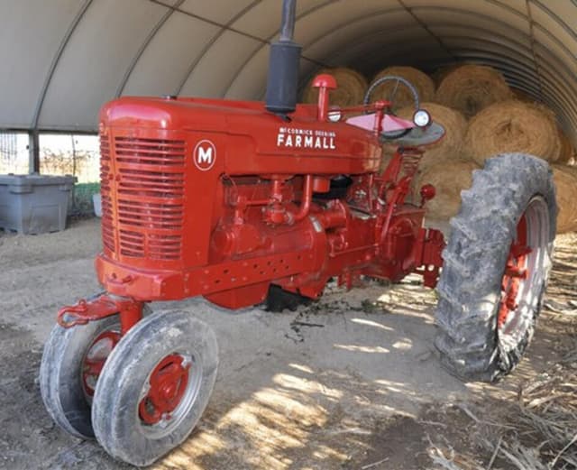 Image of Farmall M equipment image 1