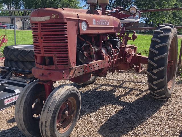 Image of Farmall M equipment image 1