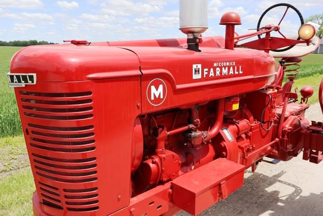 Image of Farmall M equipment image 3