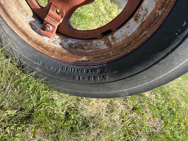 Image of Farmall M equipment image 3