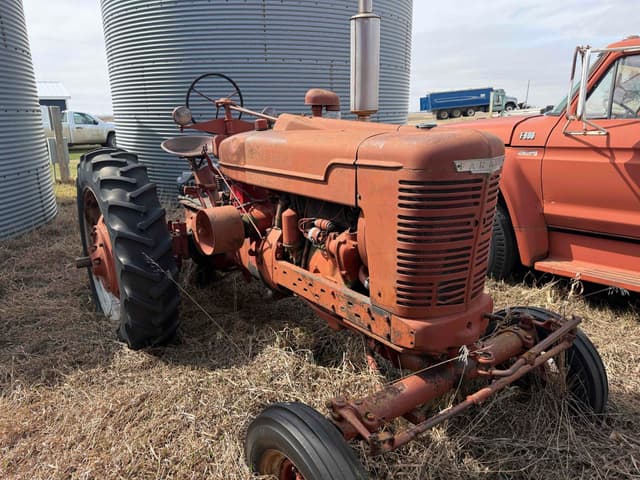 Image of Farmall M equipment image 4