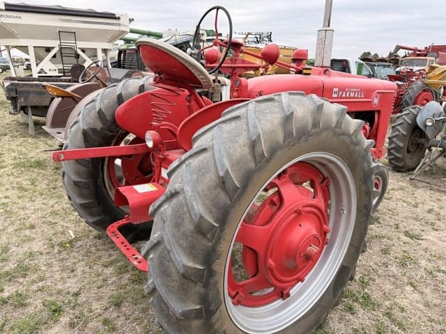 Image of Farmall M equipment image 4