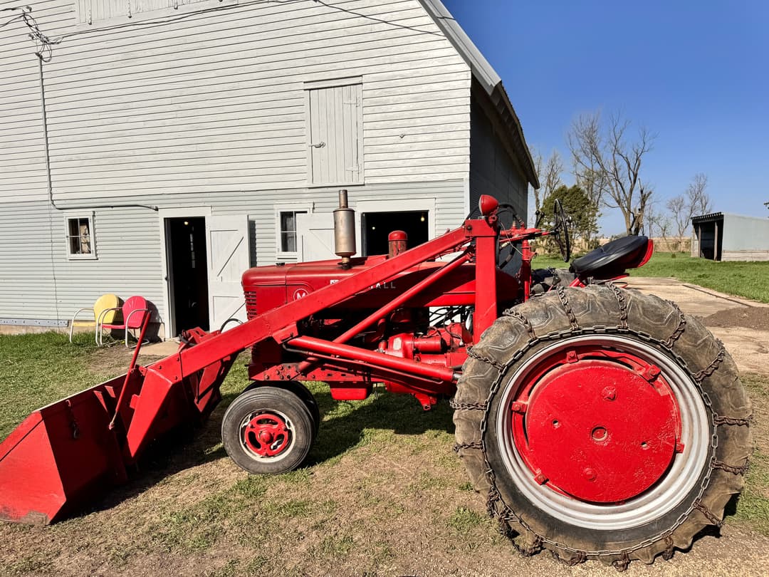 Image of Farmall M Primary image
