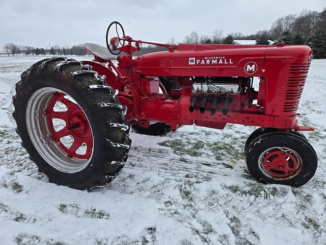 Image of Farmall M equipment image 2