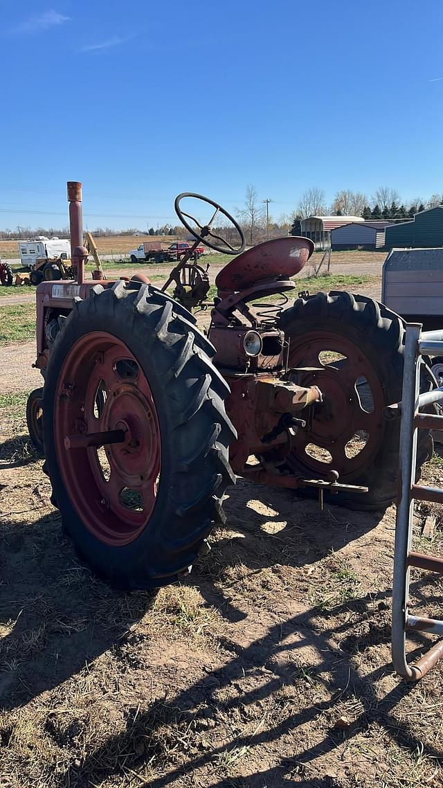 Image of Farmall Super C equipment image 2