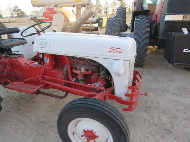 Image of Ford 8N equipment image 3