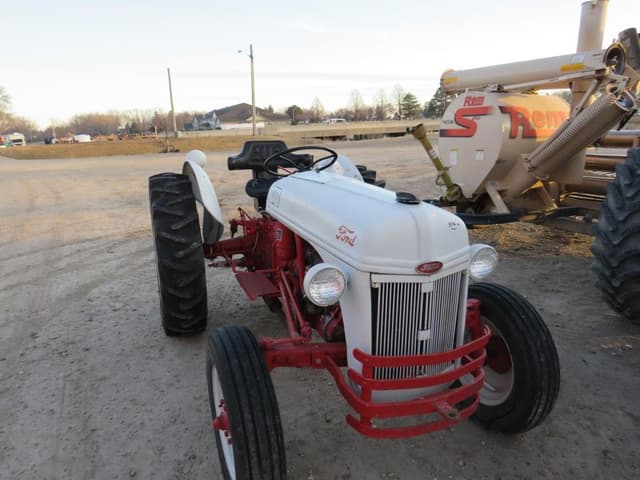 Image of Ford 8N equipment image 1