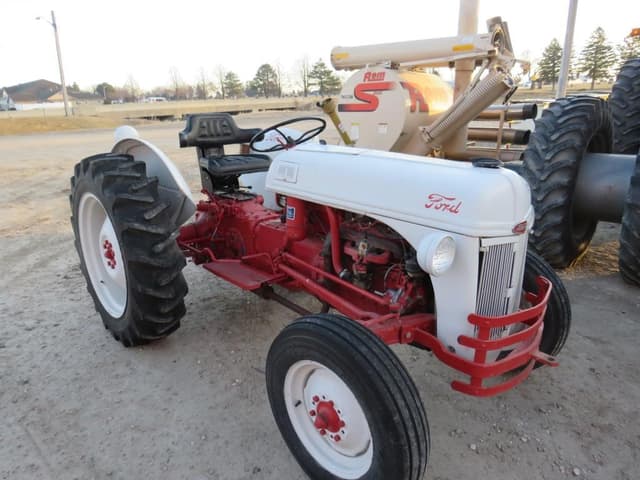 Image of Ford 8N equipment image 2