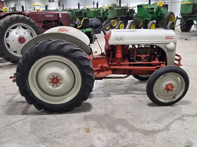 Image of Ford 8N equipment image 3