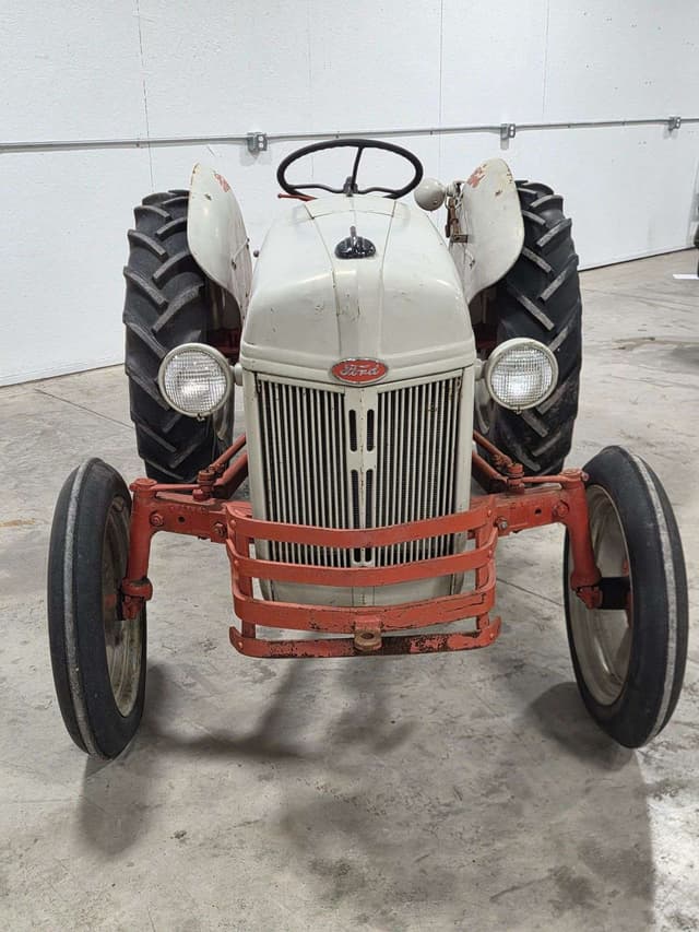 Image of Ford 8N equipment image 1