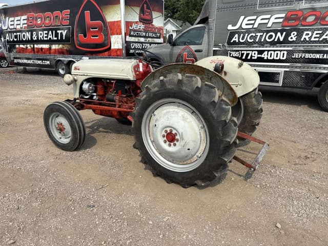 Image of Ford 8N equipment image 1