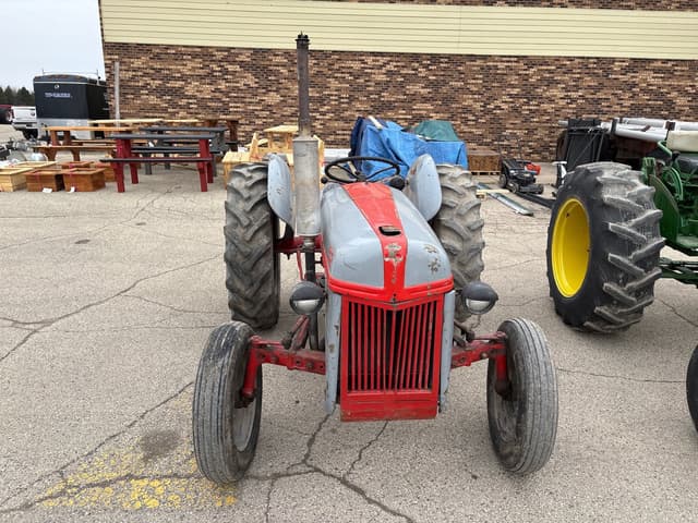 Image of Ford 8N equipment image 1
