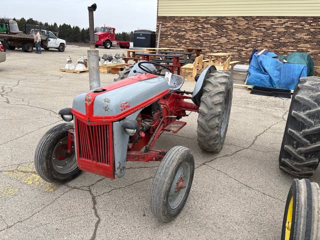 Image of Ford 8N equipment image 2