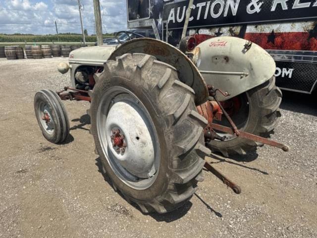 Image of Ford 8N equipment image 1