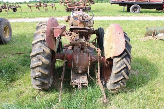 Image of Ford 8N equipment image 4