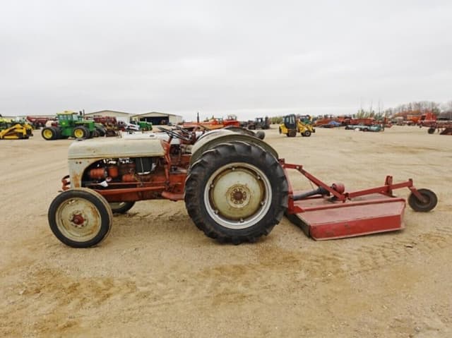 Image of Ford 8N equipment image 3