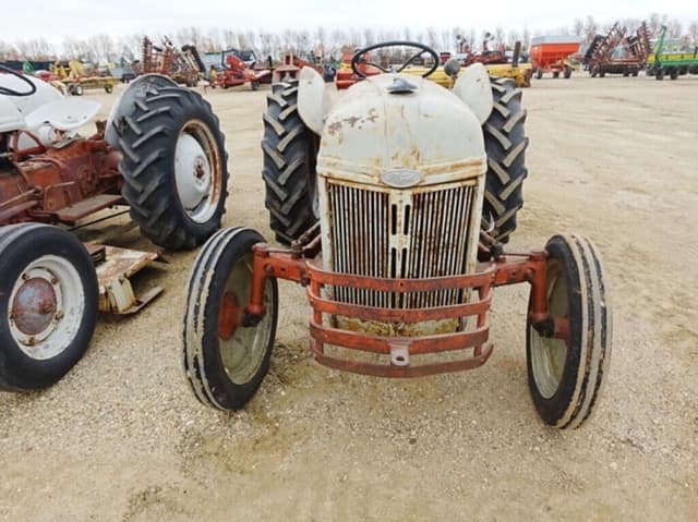 Image of Ford 8N equipment image 4