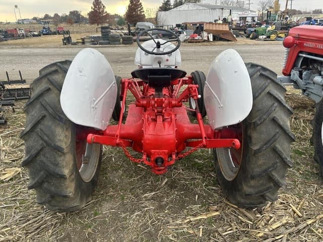 Image of Ford 8N equipment image 2