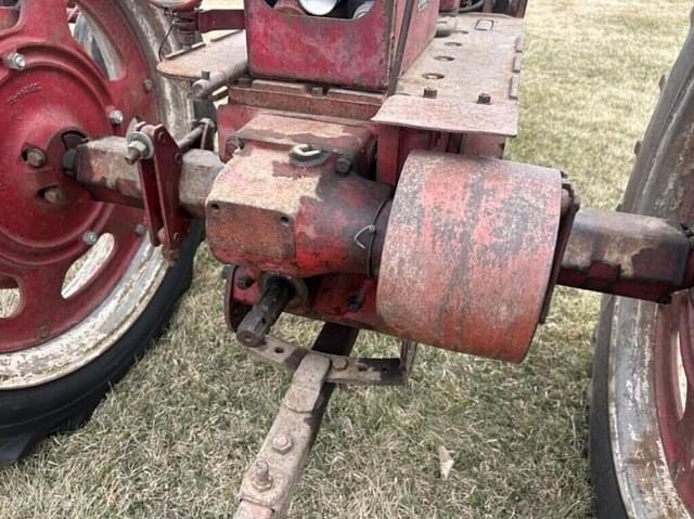 Image of Farmall Super C equipment image 4