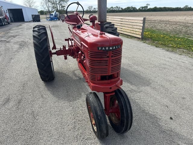 Image of Farmall H equipment image 2