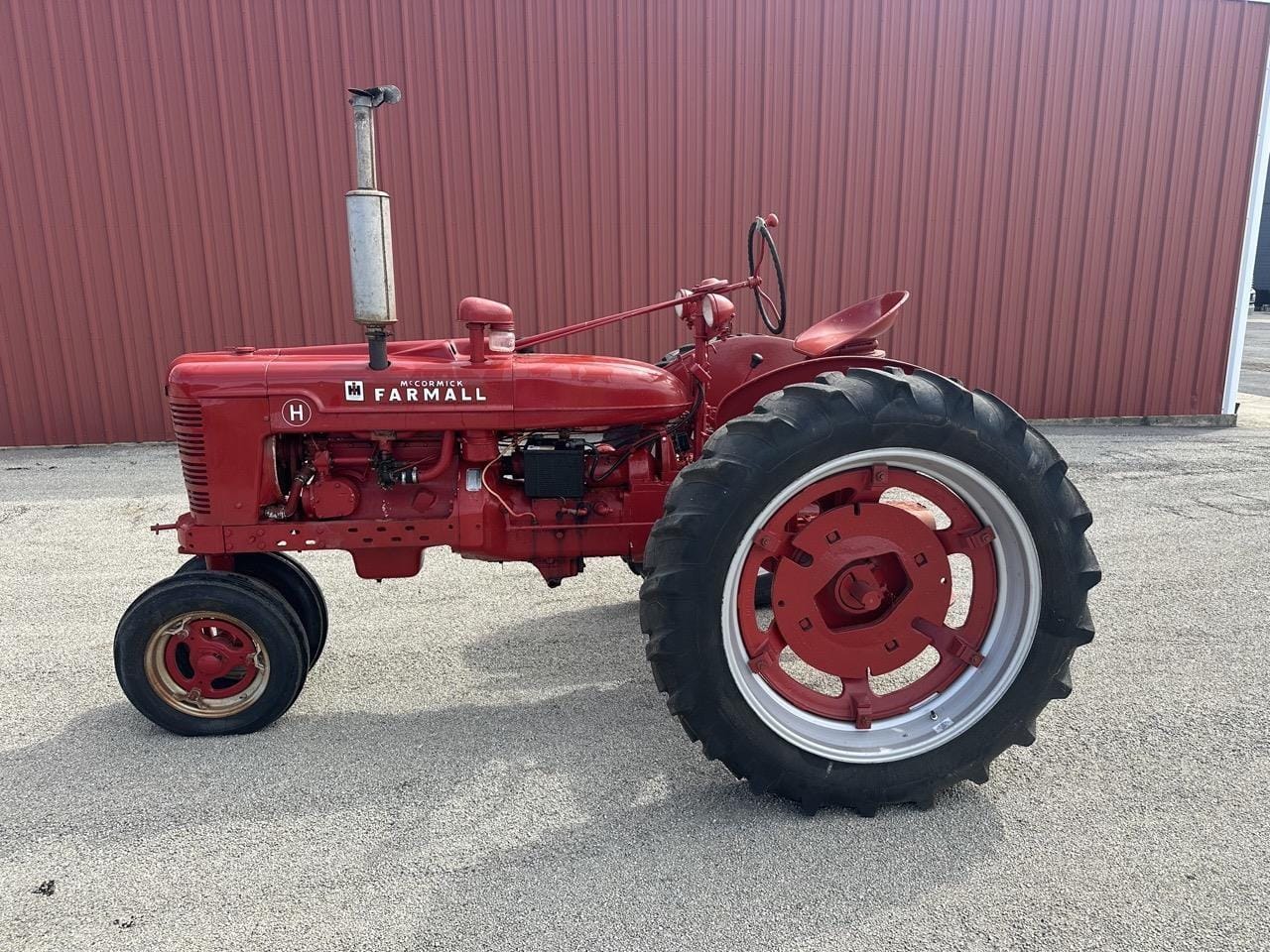 1951 Farmall H Equipment Image0