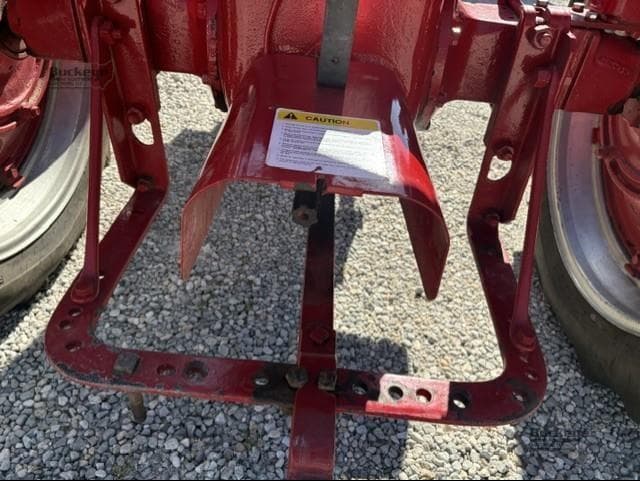 Image of Farmall H equipment image 2