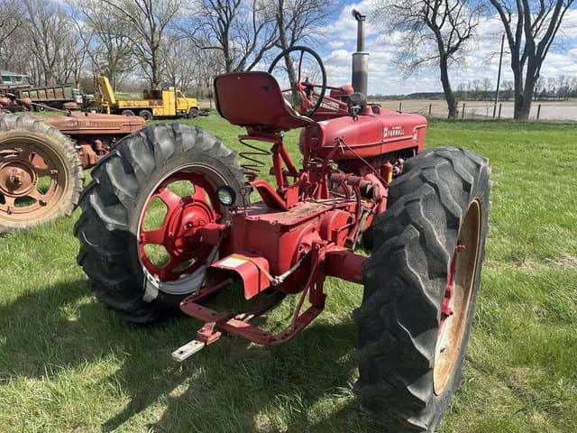 Image of Farmall M equipment image 4