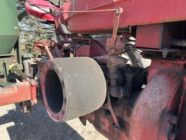 Image of Farmall M equipment image 4