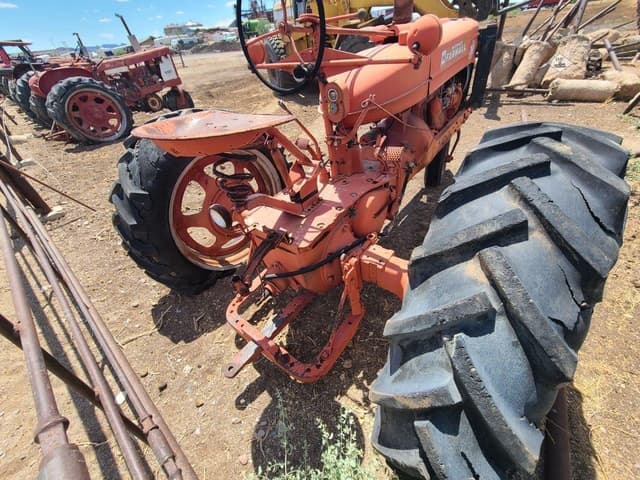 Image of Farmall M equipment image 4
