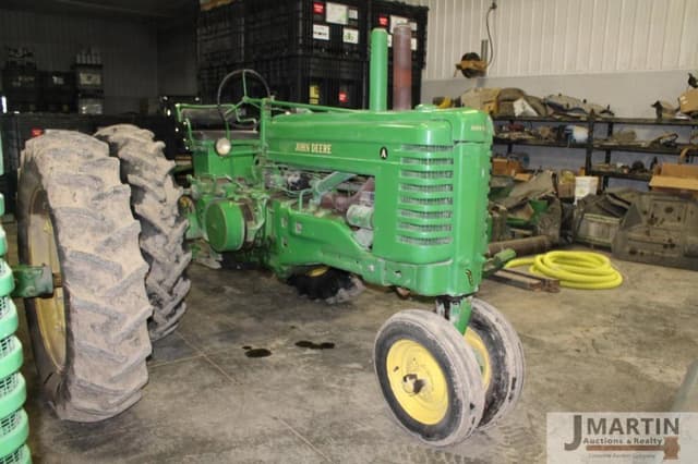 Image of John Deere A equipment image 1